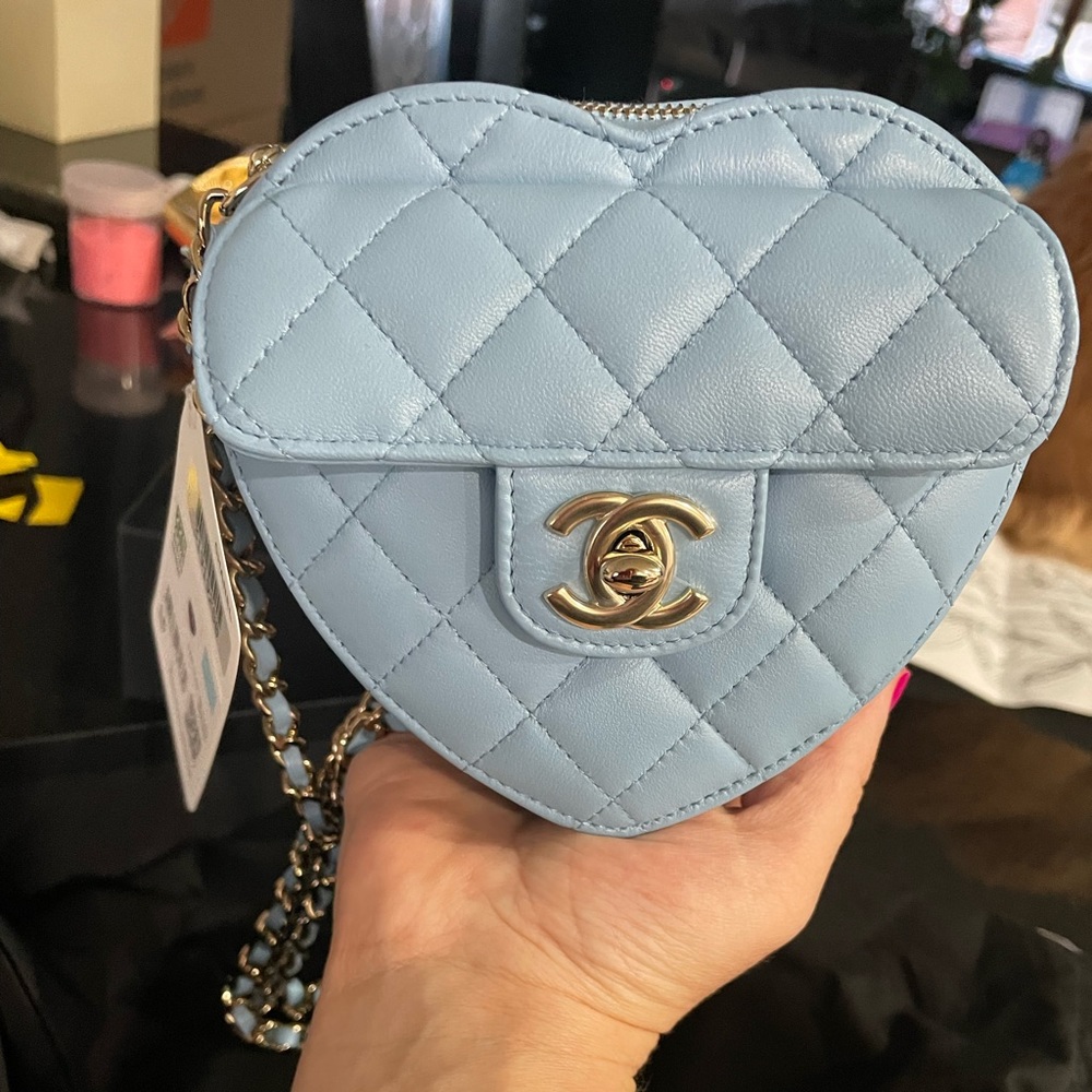 š„Rare baby light blue Chanel heart bagš„ - Picture 2 of 8